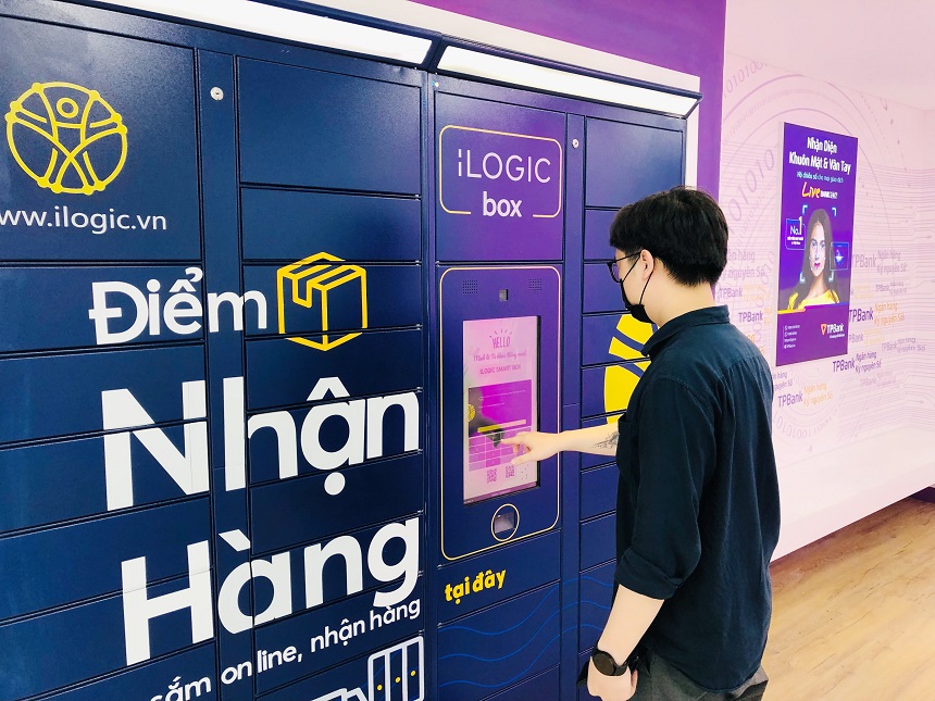 Why Banks Should Invest in Smart Lockers