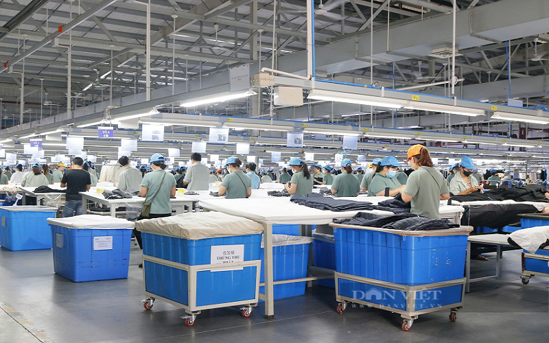 Metal Furniture in the Face of Climate Change: Trends and Challenges